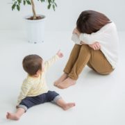 夜泣き 旦那 むかつく